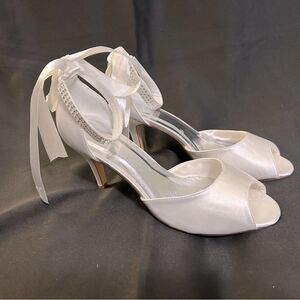 Women's Peep Toe Satin Rhinestones ribbon ankle tie white size 7.5
